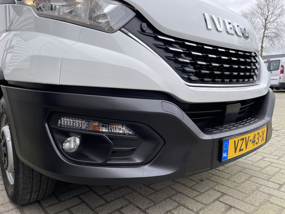 Iveco Daily 35S14H 2.3 automaat / bakwagen met Zepro ( Hiab ) laadklep / rijklaar € 30.950 ex btw / lease vanaf € 554 / cruise en climate control / standkachel / zijdeur / bijrijdersbank !