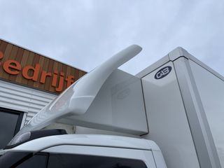 Iveco Daily 35S14H 2.3 automaat / bakwagen met Zepro ( Hiab ) laadklep / rijklaar € 30.950 ex btw / lease vanaf € 554 / cruise en climate control / standkachel / zijdeur / bijrijdersbank !