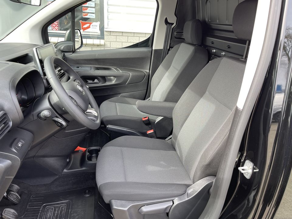 Toyota ProAce CITY 1.5 D-4D 102pk L1H1 Live rijklaar € 19.950 ex btw / fabrieksgarantie tot 30-08-2025 ! / lease vanaf € 366 / airco / cruise / navi / euro 6 / pdc voor en achter !