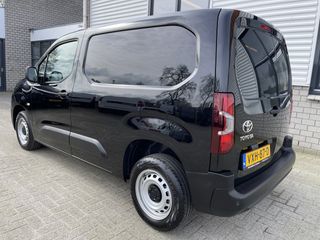 Toyota ProAce CITY 1.5 D-4D 102pk L1H1 Live rijklaar € 19.950 ex btw / fabrieksgarantie tot 30-08-2025 ! / lease vanaf € 366 / airco / cruise / navi / euro 6 / pdc voor en achter !