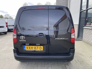 Toyota ProAce CITY 1.5 D-4D 102pk L1H1 Live rijklaar € 19.950 ex btw / fabrieksgarantie tot 30-08-2025 ! / lease vanaf € 366 / airco / cruise / navi / euro 6 / pdc voor en achter !