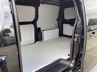 Opel Vivaro 1.5 CDTI 120pk L2H1 Edition / vaste prijs rijklaar € 20.950 ex btw / lease vanaf € 375 / dubbele schuifdeur / airco / cruise / camera / trekhaak / pdc voor en achter !