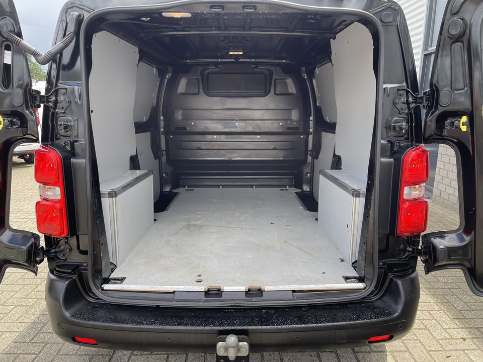 Opel Vivaro 1.5 CDTI 120pk L2H1 Edition / vaste prijs rijklaar € 20.950 ex btw / lease vanaf € 375 / dubbele schuifdeur / airco / cruise / camera / trekhaak / pdc voor en achter !