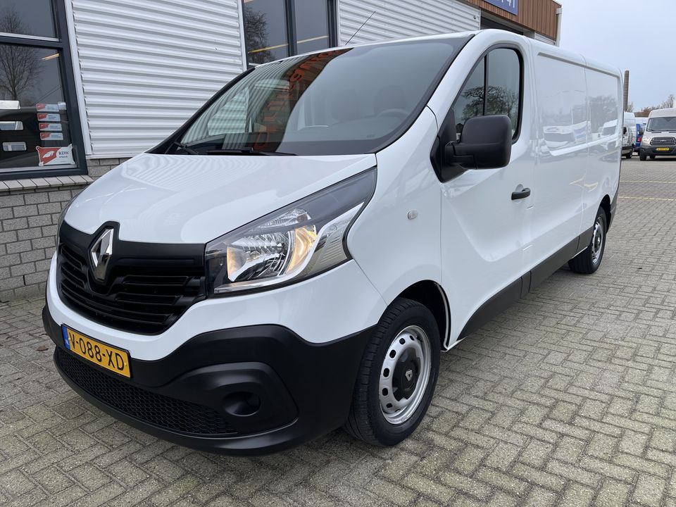 Renault Trafic 1.6 dCi T29 L2H1 Comfort / vaste prijs rijklaar € 16.950 ex btw / lease vanaf € 311 / airco / cruise / navi / pdc achter / bijrijdersbank / lat om lat betimmering !