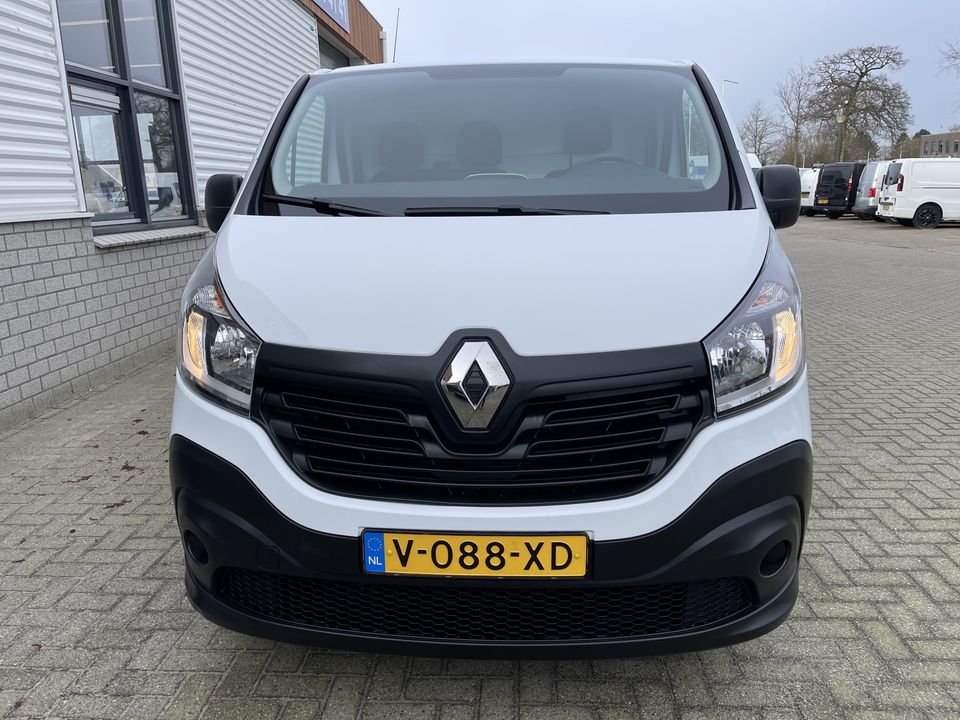 Renault Trafic 1.6 dCi T29 L2H1 Comfort / vaste prijs rijklaar € 16.950 ex btw / lease vanaf € 311 / airco / cruise / navi / pdc achter / bijrijdersbank / lat om lat betimmering !