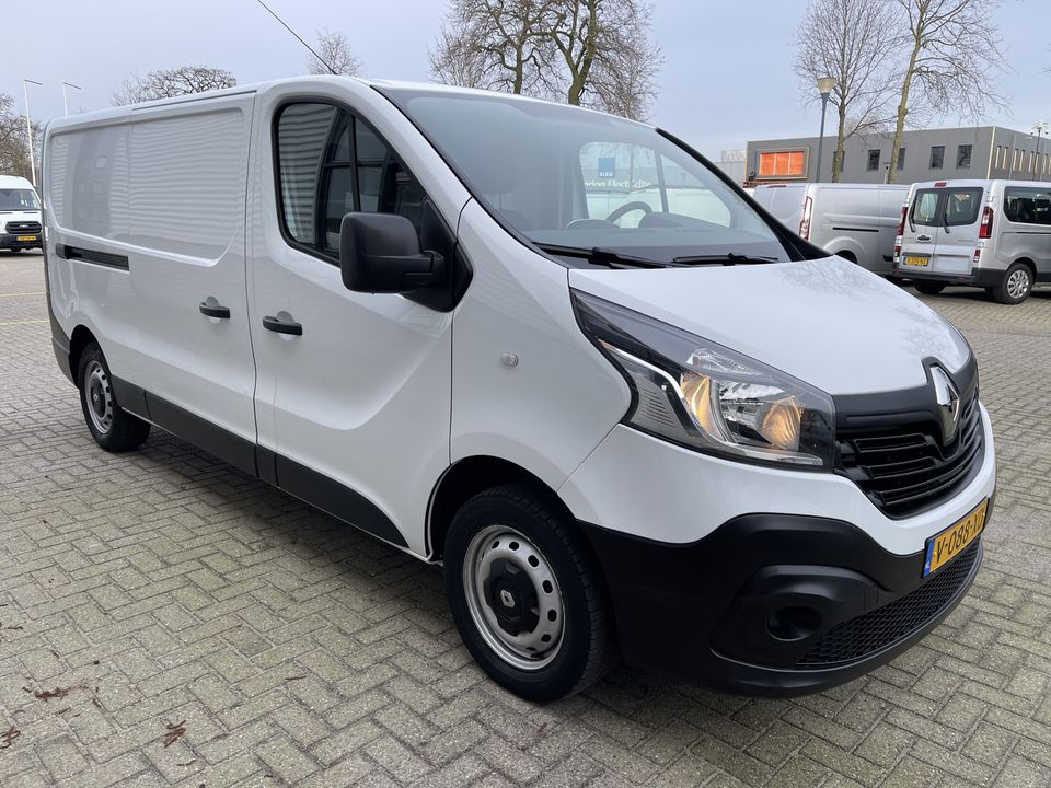 Renault Trafic 1.6 dCi T29 L2H1 Comfort / vaste prijs rijklaar € 16.950 ex btw / lease vanaf € 311 / airco / cruise / navi / pdc achter / bijrijdersbank / lat om lat betimmering !