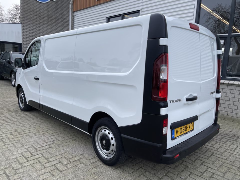 Renault Trafic 1.6 dCi T29 L2H1 Comfort / vaste prijs rijklaar € 16.950 ex btw / lease vanaf € 311 / airco / cruise / navi / pdc achter / bijrijdersbank / lat om lat betimmering !