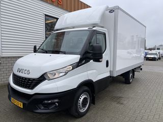 Iveco Daily 35S14H 2.3 automaat / bakwagen met laadklep / L 410 cm x B 210 cm x H 200 cm / rijklaar € 30.950 ex btw / lease vanaf € 554 / cruise en climate control / chauffeurs pakket !