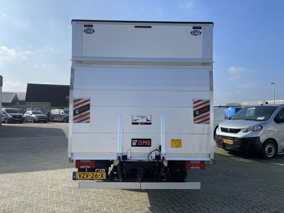 Iveco Daily 35S14 Himatic 8 traps automaat / bakwagen met laadklep / rijklaar € 30.950 ex btw / lease vanaf € 554 / cruise en climate control / standkachel en stoelverwarming