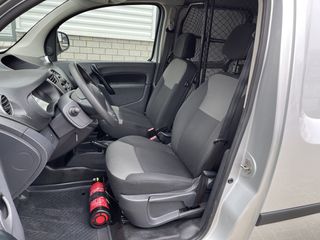 Renault Kangoo 1.5 dCi 90pk automaat Energy Comfort Maxi L2H1 / vaste prijs rijklaar € 13.950 ex btw / lease vanaf € 256 / airco / zilver metallic / pdc achter !