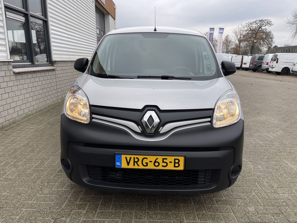 Renault Kangoo 1.5 dCi 90pk automaat Energy Comfort Maxi L2H1 / vaste prijs rijklaar € 12.950 ex btw / lease vanaf € 256 / airco / zilver metallic / pdc achter !