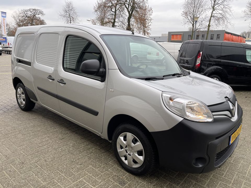 Renault Kangoo 1.5 dCi 90pk automaat Energy Comfort Maxi L2H1 / vaste prijs rijklaar € 13.950 ex btw / lease vanaf € 256 / airco / zilver metallic / pdc achter !