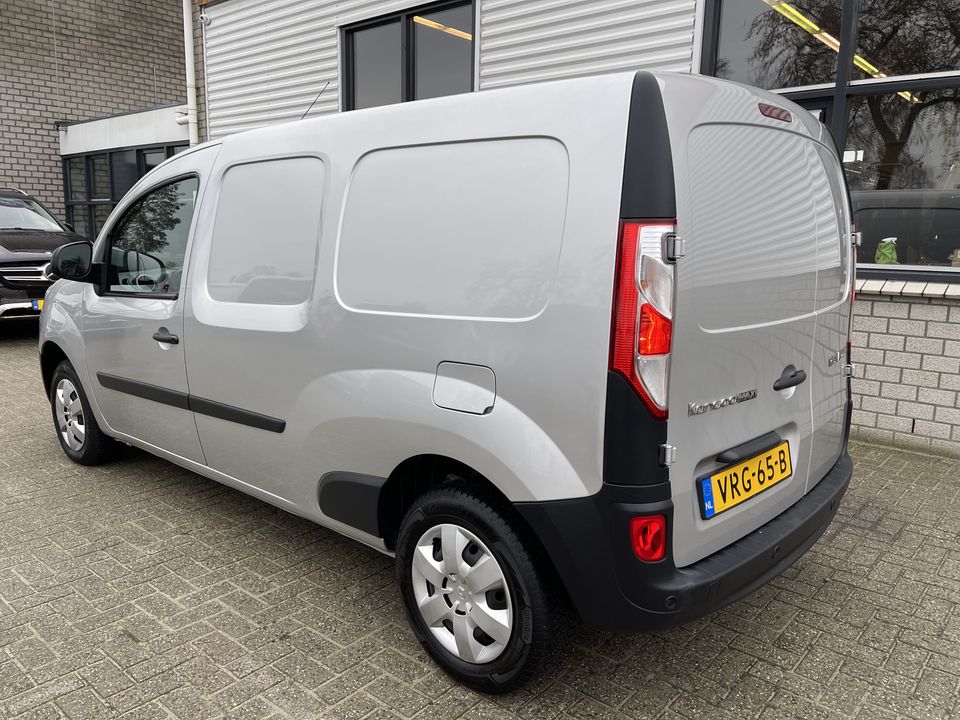 Renault Kangoo 1.5 dCi 90pk automaat Energy Comfort Maxi L2H1 / vaste prijs rijklaar € 12.950 ex btw / lease vanaf € 256 / airco / zilver metallic / pdc achter !