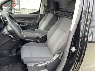 Toyota ProAce CITY 1.5 D-4D 102pk L1H1 Live / rijklaar € 19.950 ex btw / fabrieksgarantie tot 03-07-2025 ! / lease vanaf € 366 / airco / cruise / navi / zo goed als nieuw