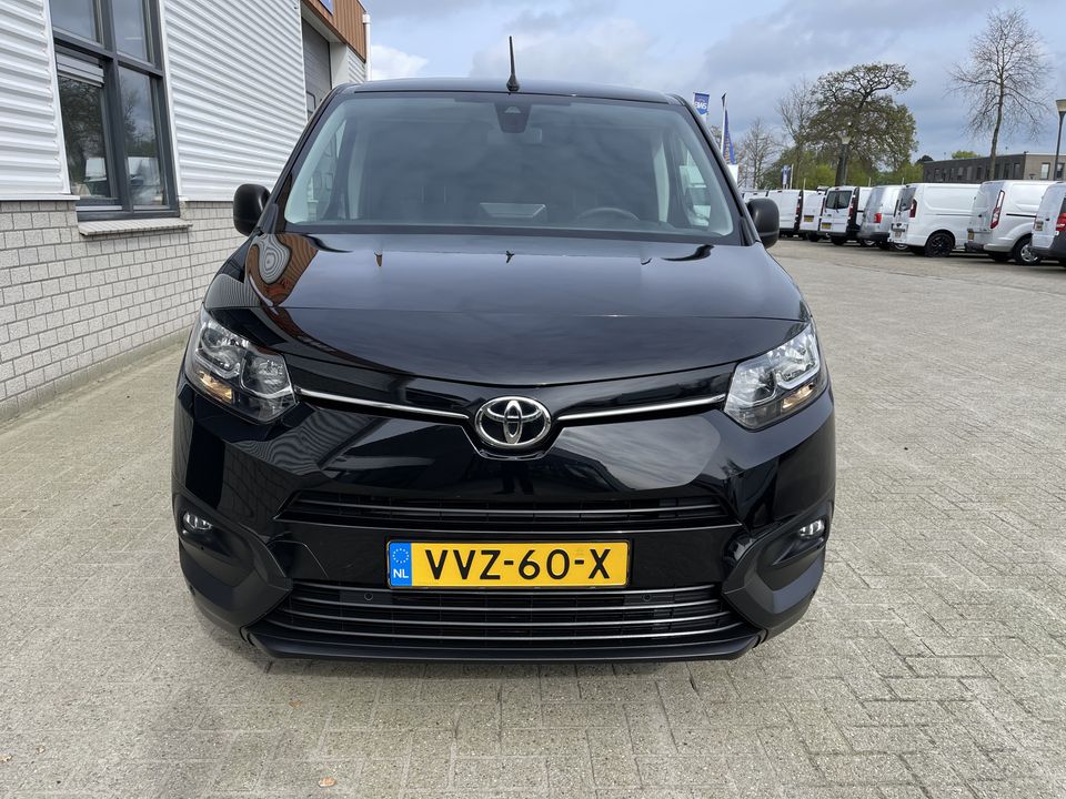 Toyota ProAce CITY 1.5 D-4D 102pk L1H1 Live / rijklaar € 19.950 ex btw / fabrieksgarantie tot 03-07-2025 ! / lease vanaf € 366 / airco / cruise / navi / zo goed als nieuw