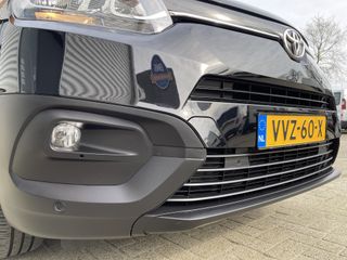 Toyota ProAce CITY 1.5 D-4D 102pk L1H1 Live / rijklaar € 19.950 ex btw / fabrieksgarantie tot 03-07-2025 ! / lease vanaf € 366 / airco / cruise / navi / zo goed als nieuw