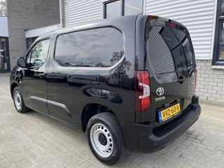 Toyota ProAce CITY 1.5 D-4D 102pk L1H1 Live / rijklaar € 19.950 ex btw / fabrieksgarantie tot 03-07-2025 ! / lease vanaf € 366 / airco / cruise / navi / zo goed als nieuw