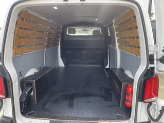 Volkswagen Transporter T6.1 / 2.0 TDI 110pk L2H1 28 Comfortline / vaste prijs rijklaar € 19.950 ex btw / lease vanaf € 366 / airco / achteruit rijcamera / dichte achterdeuren / pdc voor en achter !