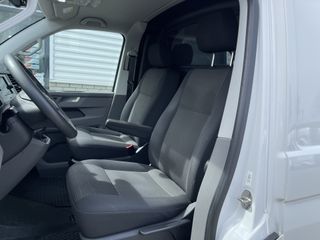 Volkswagen Transporter T6.1 / 2.0 TDI 110pk L2H1 28 Comfortline / vaste prijs rijklaar € 19.950 ex btw / lease vanaf € 366 / airco / achteruit rijcamera / dichte achterdeuren / pdc voor en achter !