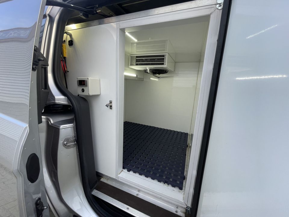 Ford Transit Connect 1.5 TDCI 100pk automaat L2 Trend / rijklaar € 12.950 ex btw / lease vanaf € 256 / Cargo Cool box koeling op accu en 220V aansluiting / airco / cruise / navi !