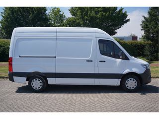 Mercedes-Benz Sprinter 317CDI Pro L2H2 10.25" Mbux, Gev. Stoel, 3.5T Trekhaak, LED 2x Schuifdeur!! NR. 357