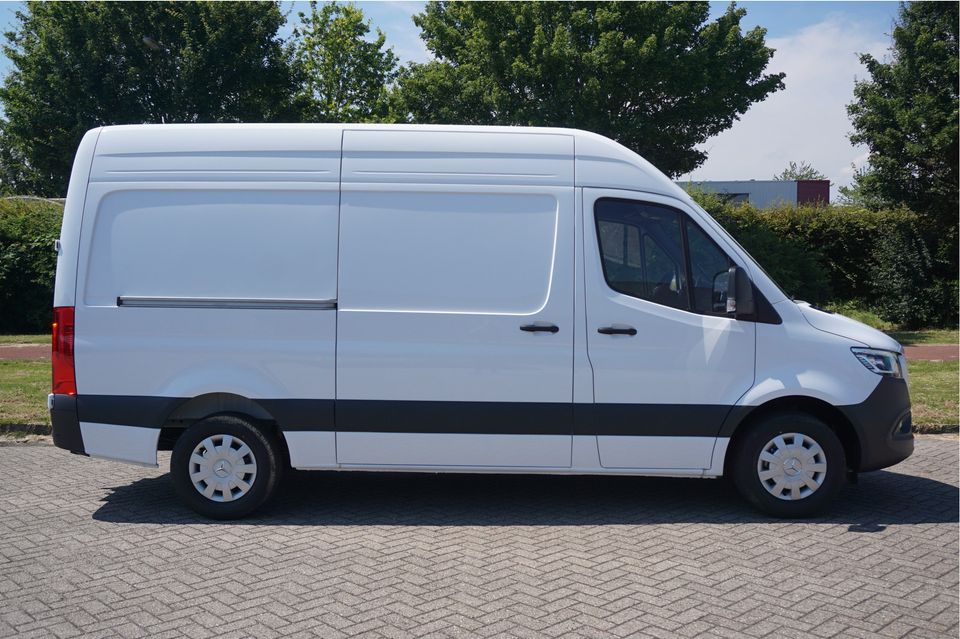 Mercedes-Benz Sprinter 317CDI Pro L2H2 10.25" Mbux, Gev. Stoel, 3.5T Trekhaak, LED 2x Schuifdeur!! NR. 357