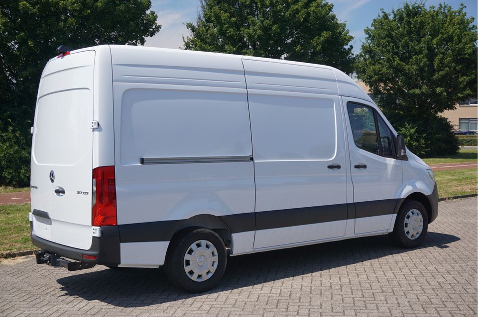 Mercedes-Benz Sprinter 317CDI Pro L2H2 10.25" Mbux, Gev. Stoel, 3.5T Trekhaak, LED 2x Schuifdeur!! NR. 357