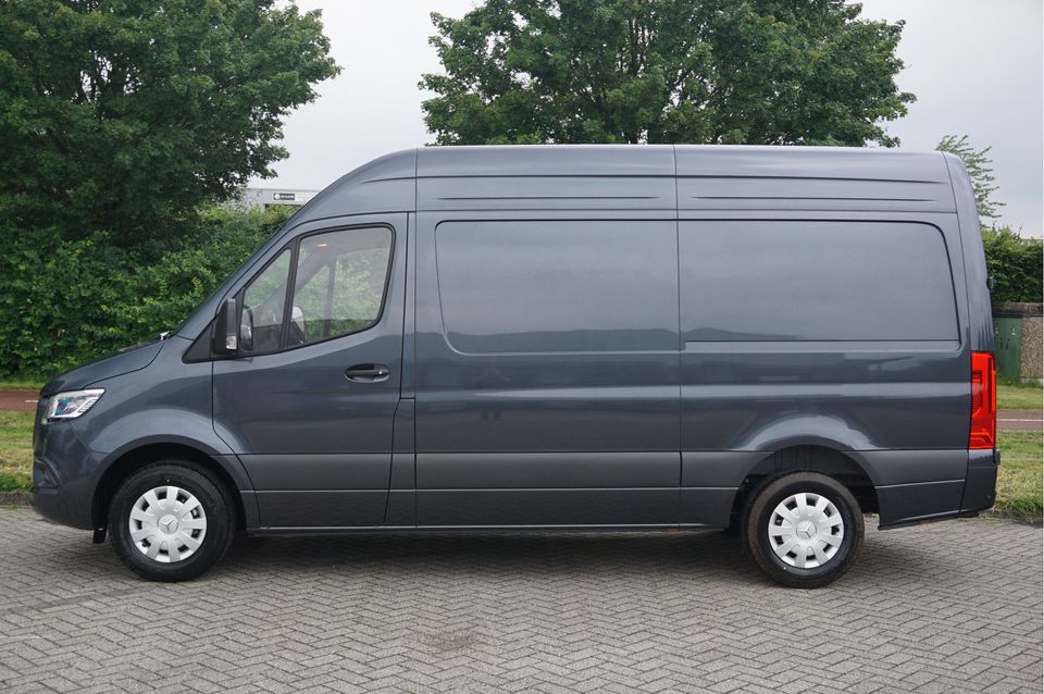 Mercedes-Benz Sprinter 317CDI Pro L2H2 10.25" Mbux Navi, Cam, Gev. Stoel, 3.5T Trekhaak, LED!! NR. B07*