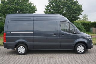 Mercedes-Benz Sprinter 317CDI Pro L2H2 10.25" Mbux Navi, Cam, Gev. Stoel, 3.5T Trekhaak, LED!! NR. B07*