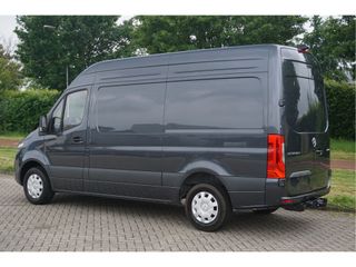 Mercedes-Benz Sprinter 317CDI Pro L2H2 10.25" Mbux Navi, Cam, Gev. Stoel, 3.5T Trekhaak, LED!! NR. 373