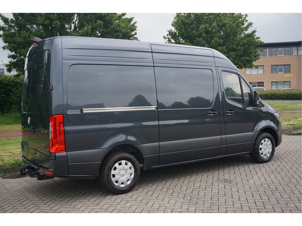 Mercedes-Benz Sprinter 317CDI Pro L2H2 10.25" Mbux Navi, Cam, Gev. Stoel, 3.5T Trekhaak, LED!! NR. 373