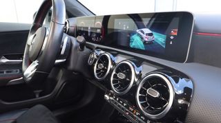 Mercedes-Benz A-Klasse 180 AMG | Camera | Wide screen | Panoramadak | Night pack VERKOCHT