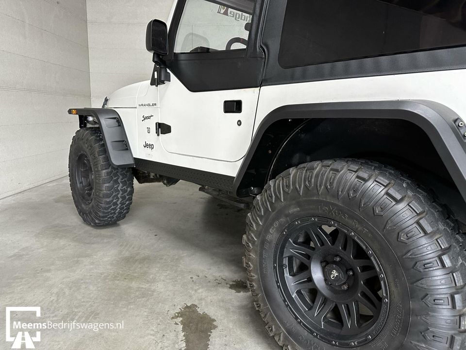 Jeep Wrangler 4.0i - 6 Cilinder 4x4 Nieuwe Soft top! GAAF!