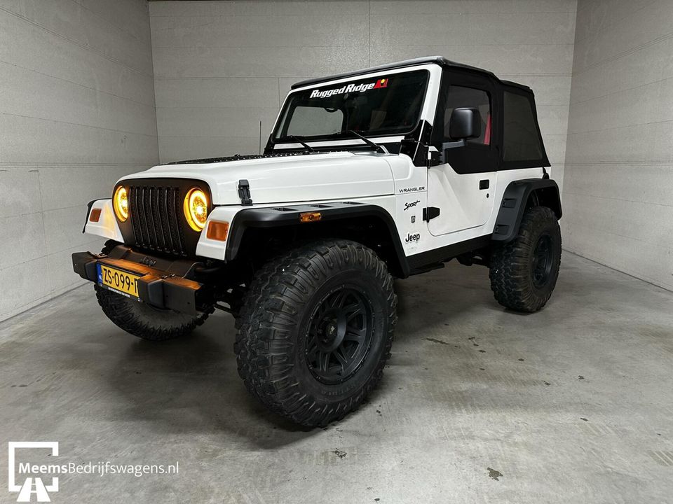 Jeep Wrangler 4.0i - 6 Cilinder 4x4 Nieuwe Soft top! GAAF!