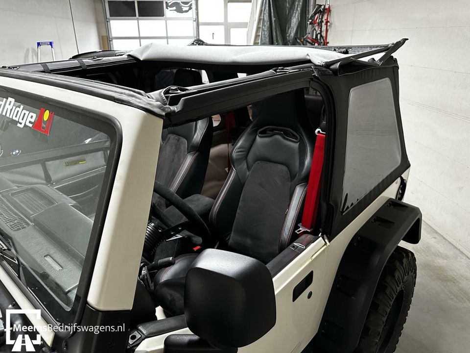 Jeep Wrangler 4.0i - 6 Cilinder 4x4 Nieuwe Soft top! GAAF!