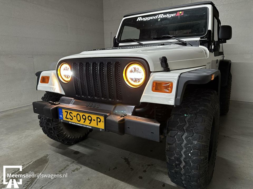 Jeep Wrangler 4.0i - 6 Cilinder 4x4 Nieuwe Soft top! GAAF!