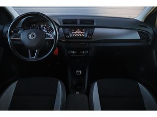 Škoda Fabia Combi 1.2 TSI JOY 90PK Trekhaak Radio Bluetooth PDC Clima Airco Cruise Control Parkeersensor 15 inch LMV Getint Glas