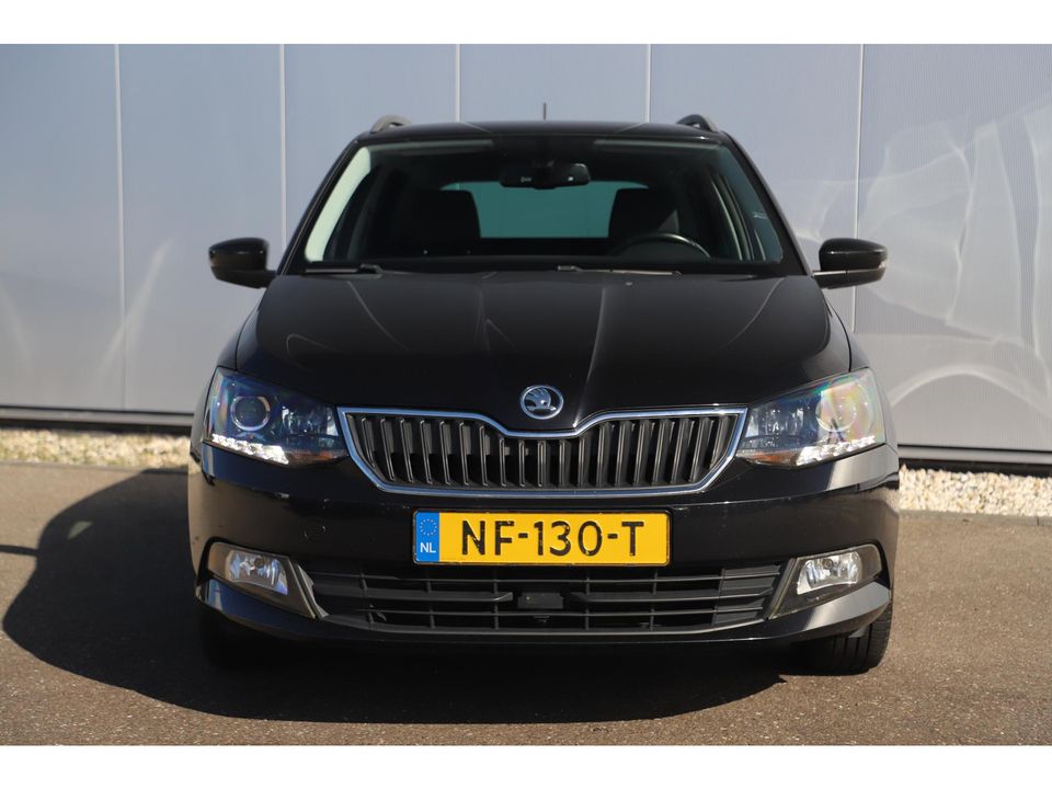 Škoda Fabia Combi 1.2 TSI JOY 90PK Trekhaak Radio Bluetooth PDC Clima Airco Cruise Control Parkeersensor 15 inch LMV Getint Glas