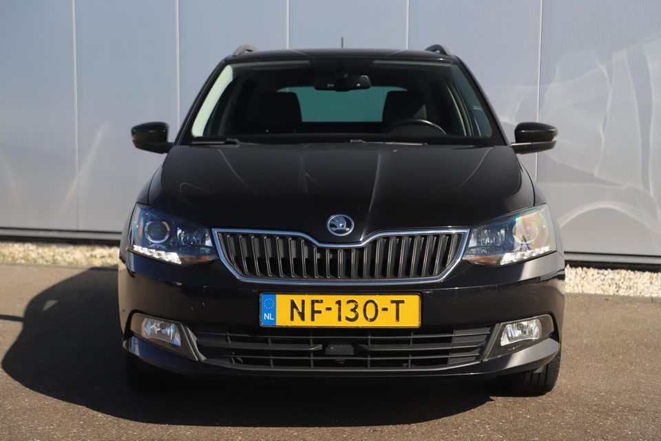 Škoda Fabia Combi 1.2 TSI JOY 90PK Trekhaak Radio Bluetooth PDC Clima Airco Cruise Control Parkeersensor 15 inch LMV Getint Glas