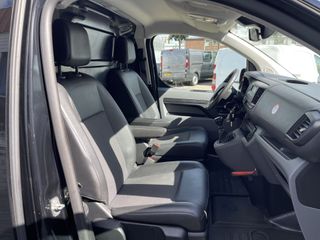 Opel Vivaro 1.5 CDTI L2H1 Edition / dubbele schuifdeur ! / vaste prijs rijklaar € 21.950 ex btw / lease vanaf € 392 / airco / cruise / trekhaak / 2 comfort stoelen met armsteun