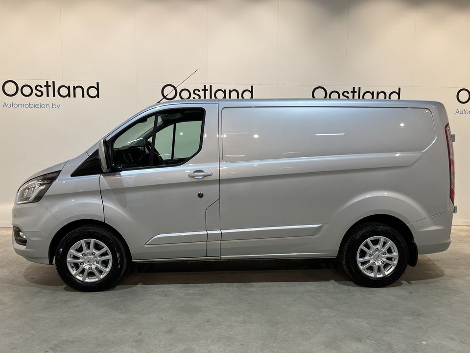 Ford Transit Custom 2.0 TDCI L1H1 Limited 170 PK / Euro 6 / Airco / Cruise Control / Camera / CarPlay / 220V. / Trekhaak / Navigatie / 3-Zits