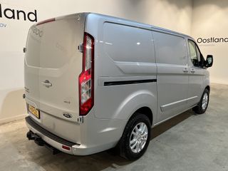 Ford Transit Custom 2.0 TDCI L1H1 Limited 170 PK / Euro 6 / Airco / Cruise Control / Camera / CarPlay / 220V. / Trekhaak / Navigatie / 3-Zits