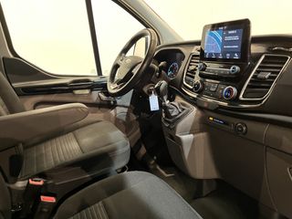 Ford Transit Custom 2.0 TDCI L1H1 Limited 170 PK / Euro 6 / Airco / Cruise Control / Camera / CarPlay / 220V. / Trekhaak / Navigatie / 3-Zits