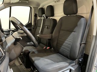 Ford Transit Custom 2.0 TDCI L1H1 Limited 170 PK / Euro 6 / Airco / Cruise Control / Camera / CarPlay / 220V. / Trekhaak / Navigatie / 3-Zits