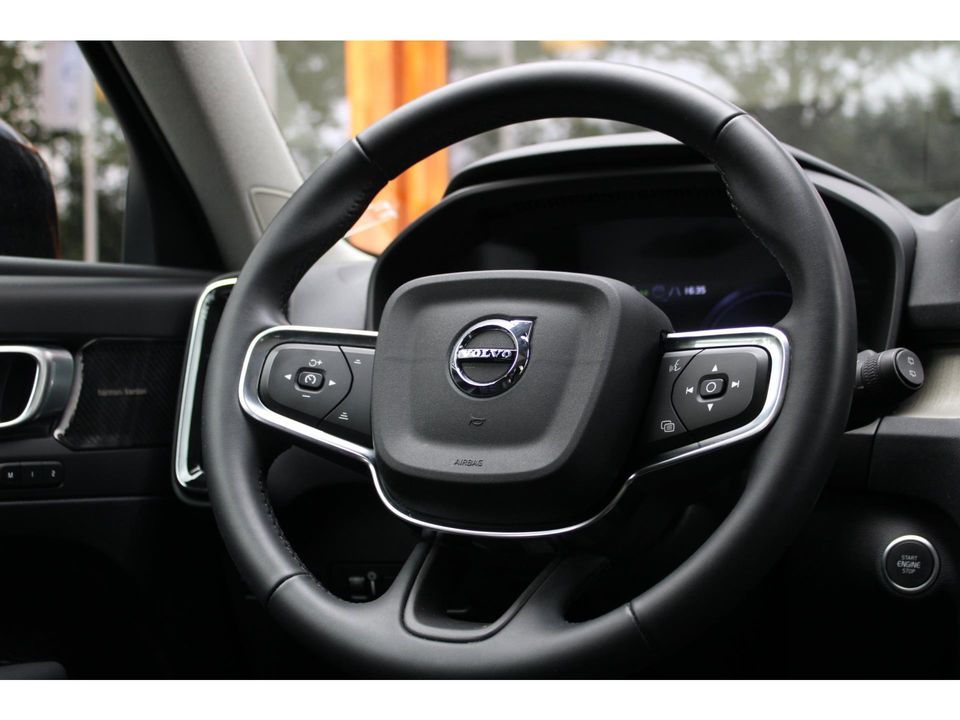 Volvo XC40 T5 Hybride Inscription | Panorama Dak | Stoelverwarming | Harman/Kardon | Verwarmd Stuurwiel |