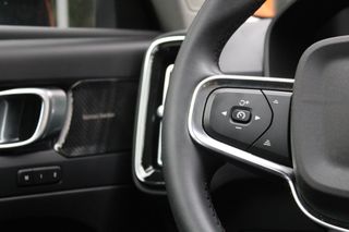 Volvo XC40 T5 Hybride Inscription | Panorama Dak | Stoelverwarming | Harman/Kardon | Verwarmd Stuurwiel |