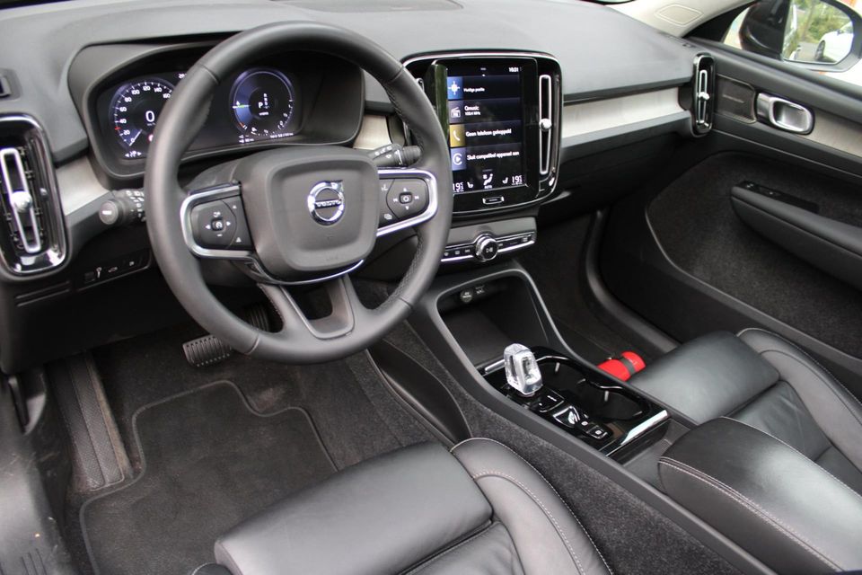 Volvo XC40 T5 Hybride Inscription | Panorama Dak | Stoelverwarming | Harman/Kardon | Verwarmd Stuurwiel |