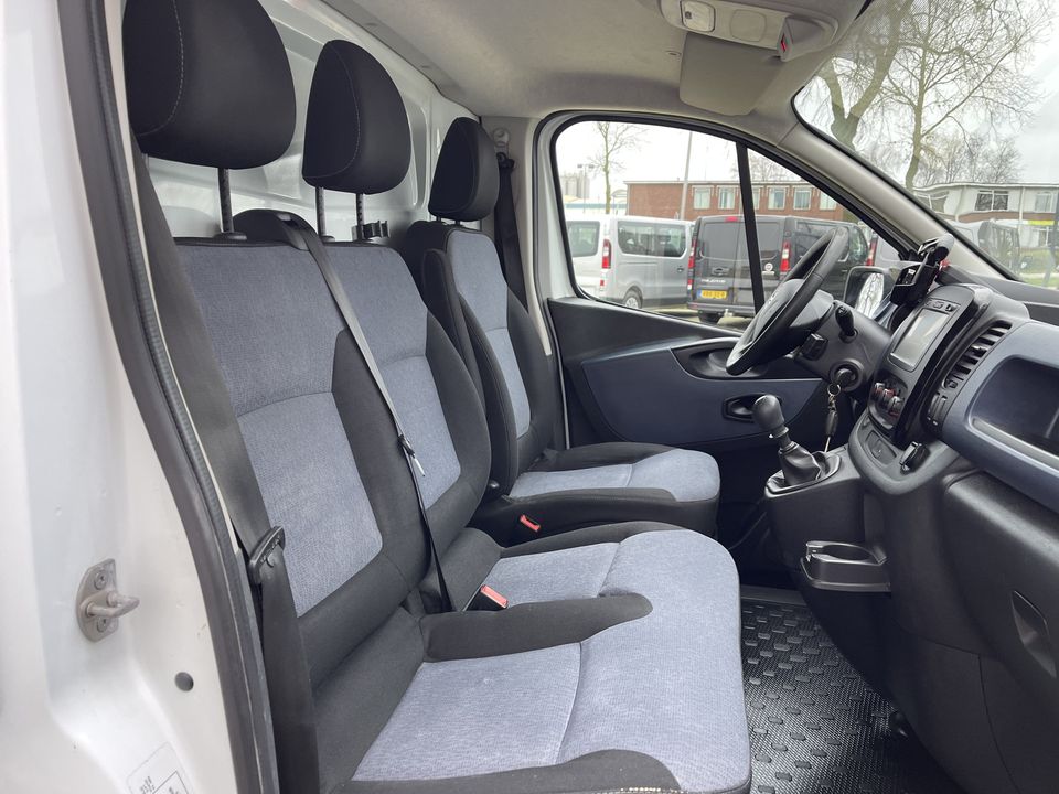 Opel Vivaro 1.6 CDTI L1H1 Edition / vaste prijs rijklaar € 11.950 ex btw / lease vanaf € 219 / airco / cruise / trekhaak 2000 kg / pdc achter / bijrijdersbank !