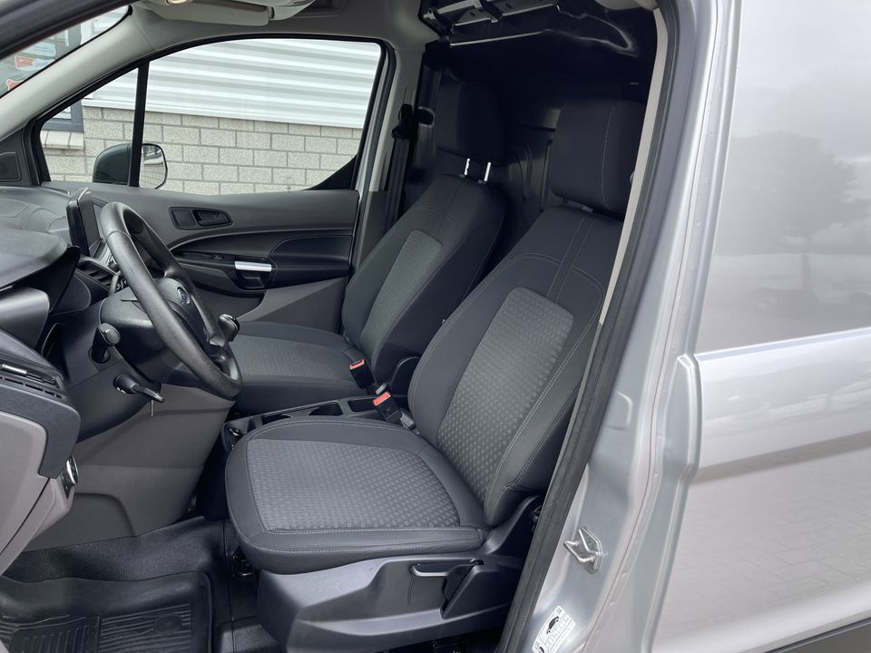 Ford Transit Connect 1.5 EcoBlue 120pk L2 Trend / vaste prijs rijklaar € 14.950 ex btw / lease vanaf € 274 / lichtmetalen velgen / trekhaak / airco / cruise / navi / camera !