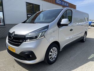 Renault Trafic 2.0 dCi 120pk T29 L2H1 Work Edition / vaste prijs rijklaar € 20.950 ex btw / lease vanaf € 375 / zilver metallic / airco / cruise / trekhaak / pdc achter / navigatie !